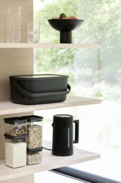 Brabantia Nic Broodtrommel - Met Bamboe Deksel - Dark Grey -Dagelijkse Benodigdheden Verkoop 799x1200